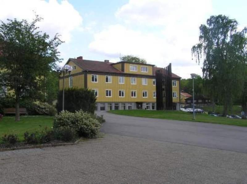 Stf Ljungskile Folkhoegskola Hostel And Hotel Exterior photo